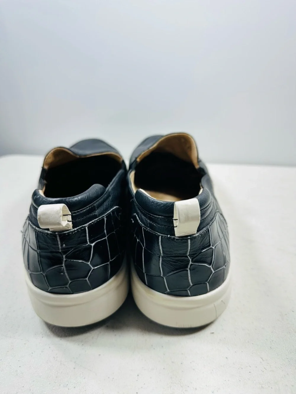 Vionic Penelope Leather Women Slip On Shoes Sneakers Size 11  Black - Picture 4 of 7